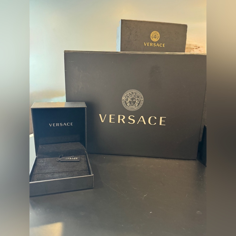 Empty Versace boxes - Picture 2 of 5